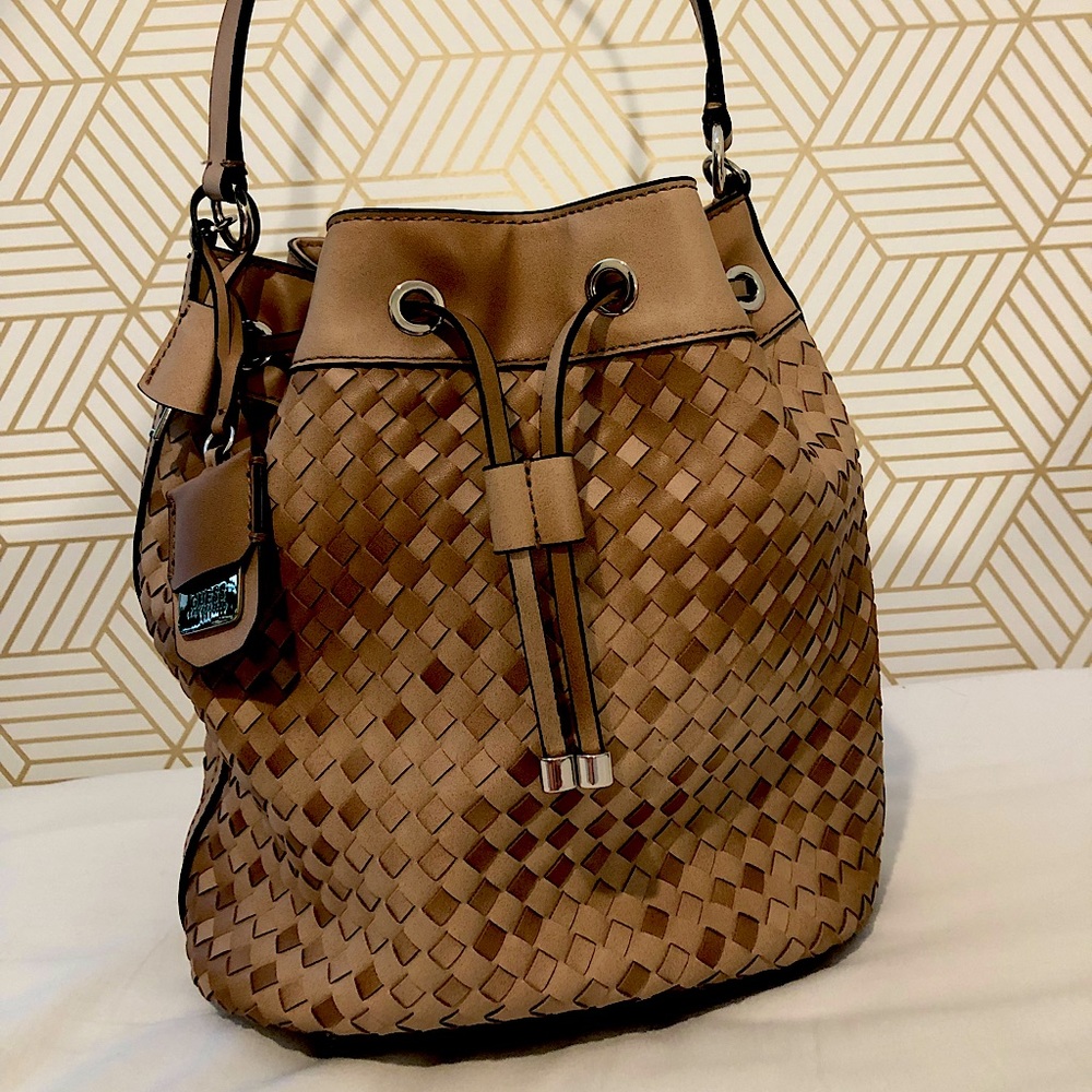 Guess Los Angeles Bucket Bag purse with long strap tan brown woven leather New